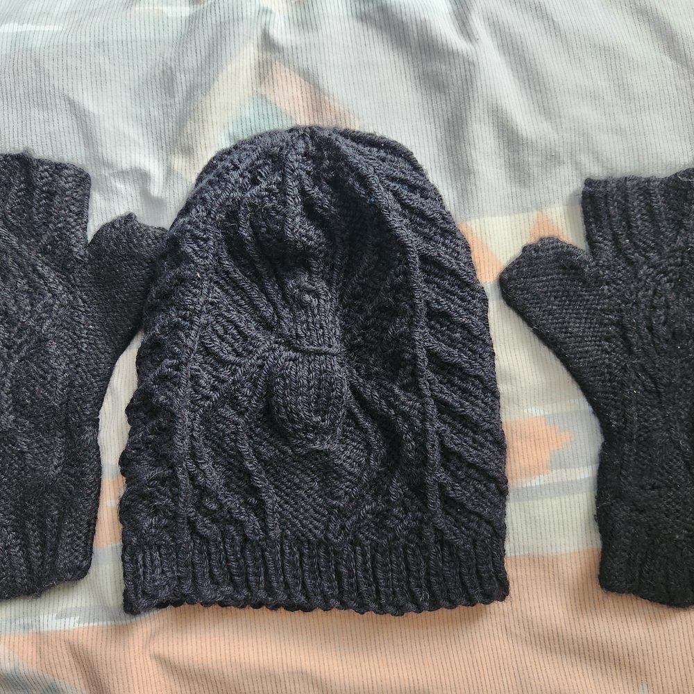 Unique Spider Design Knit Beanie & Wristwarmers Set